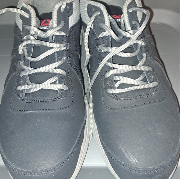 Reebok  composite  toe work shoes - Picture 3 of 4